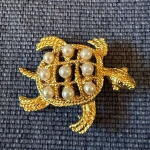 Vintage Turtle Faux Pearl Shell Gold Tone Brooch Pin.